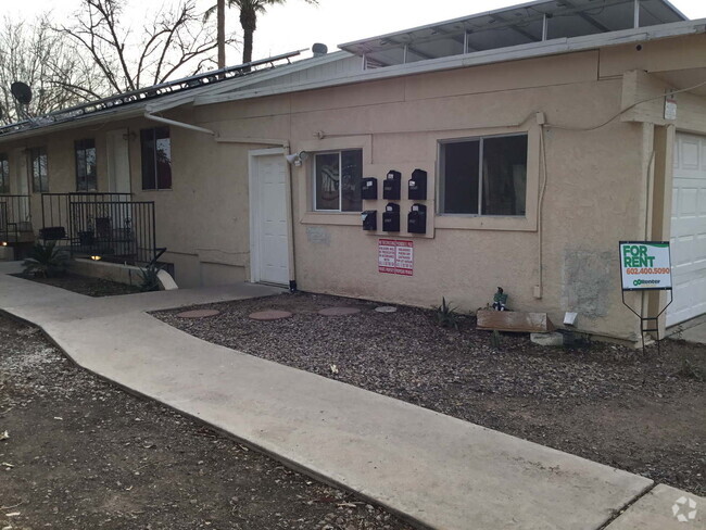 Building Photo - All Utilities Included. Remodeled & Beauti... Rental