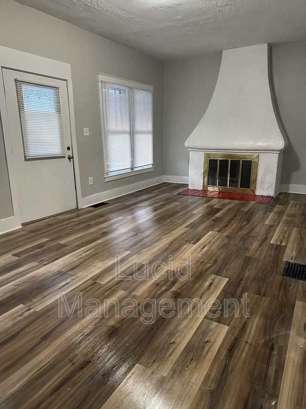 Photo - 661 Cecil Ave