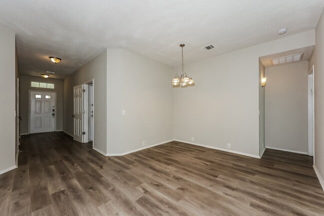Photo - 6730 Meadowcrest Dr