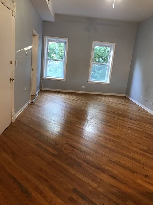 Sala de estar - 3249 N Lakewood Ave Unidad 1