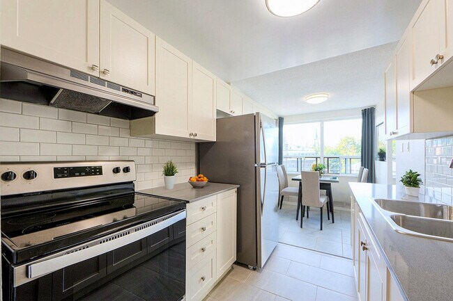 Photo - Trafalgar Square