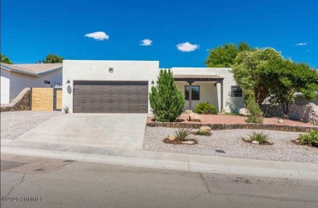 Building Photo - Beautiful Remodeled Home—-Will go fast!!!