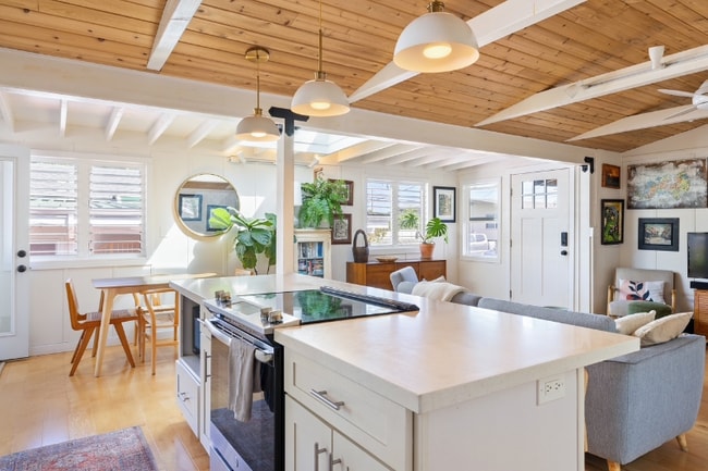 Photo - 827A Oneawa St