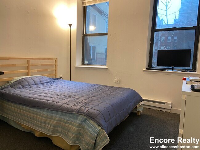 Photo - 772 Columbus Ave