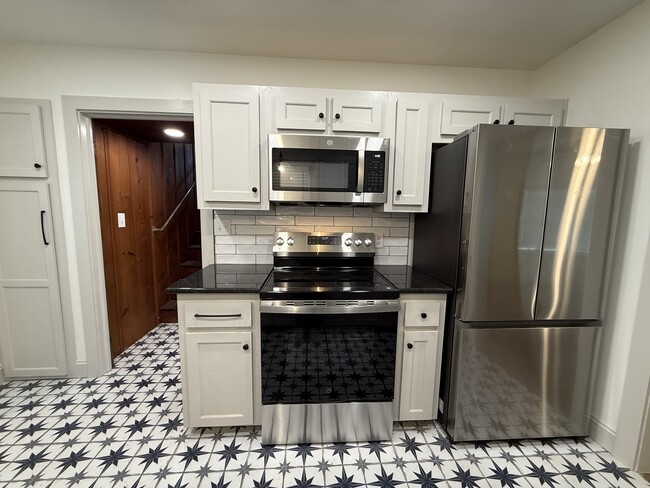 Photo - 1802 W 6th Ave