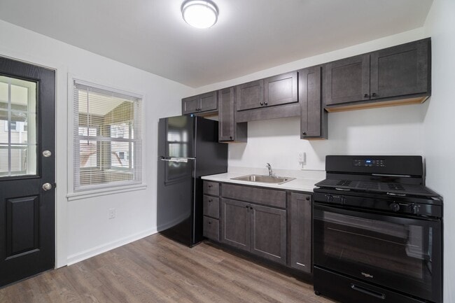 Building Photo - 66 Midland Heights Cir