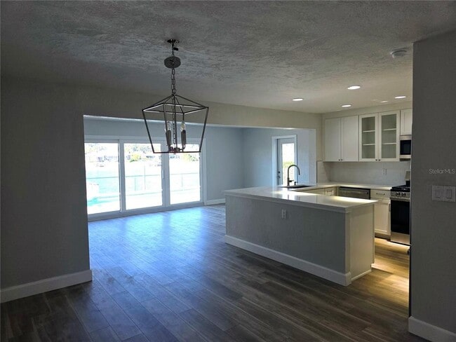 Photo - 2053 Michigan Ave NE
