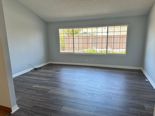 Photo - 3 Bedroom - North Napa (cross street Salvador)