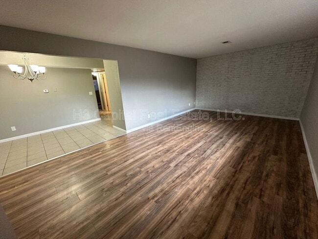 Photo - 302 Woodhenge Dr Unit 203 A