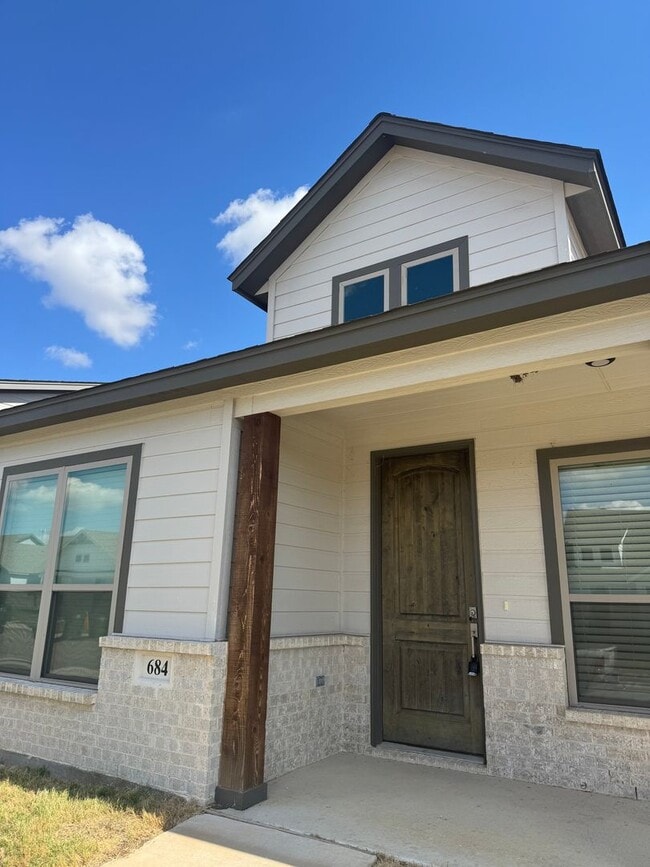 Building Photo - 3/2/2 Godley ISD - on Joshua HWY great for...