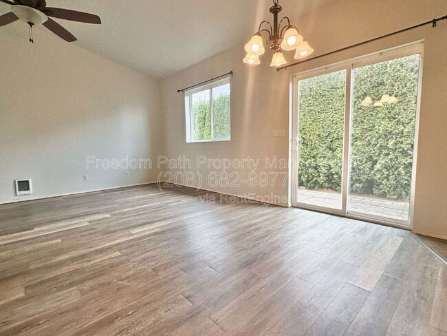 Photo - 2648 Iago St