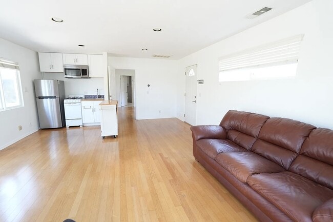 10351 Parr Ave Unit LA Sunland Apartment