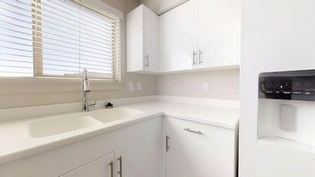 Photo - CUTE 2 BED 1 BATH OREM CONDO FOR RENT Unit 401