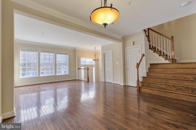 Photo - 725 Ridgemont Ave