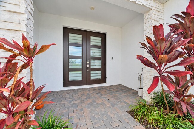Photo - 14252 Murney Wy