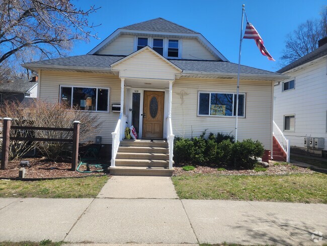 Building Photo - 109 S Warren Ave Unit 1 Rental