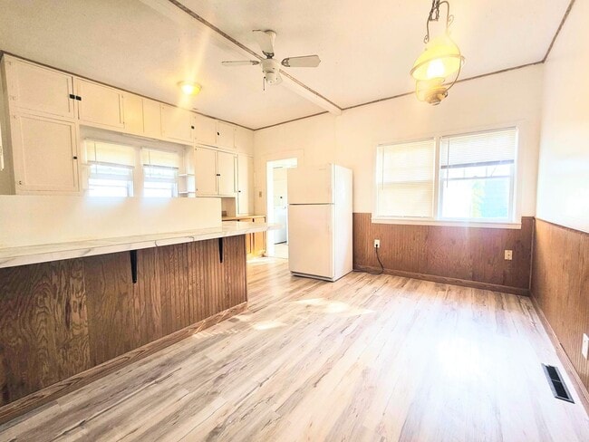 Photo - Spacious 2 Bed, 1 Bath
