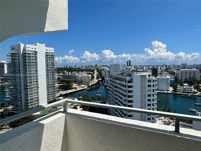 Photo - 11 Island Ave Unidad 2110