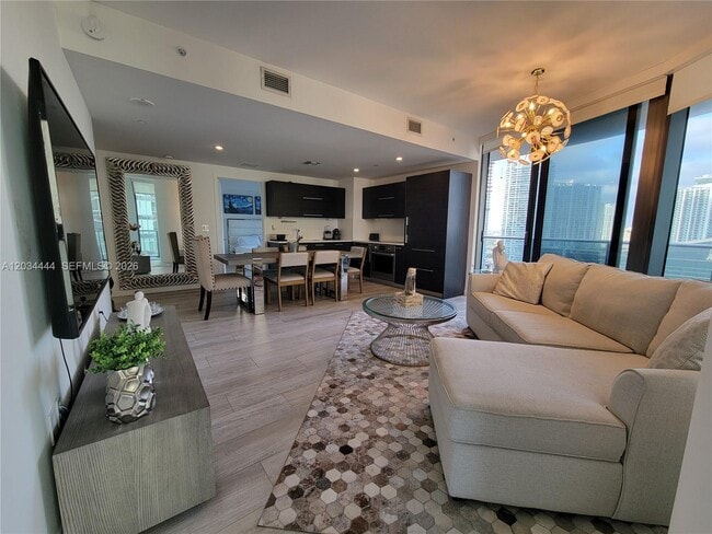 Photo - 45 SW 9th St Unidad 2201
