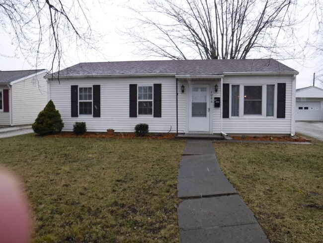 Building Photo - 1006 E Grant St