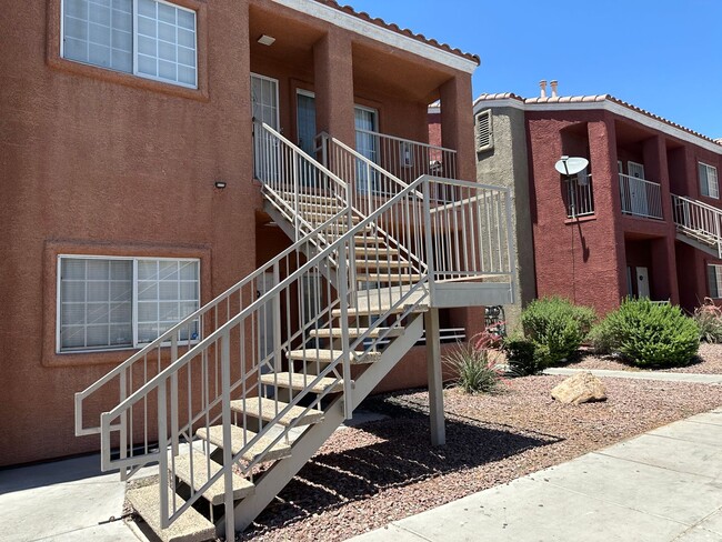 Building Photo - Hate carpet? There is no carpet here! Unit 2154 Rental