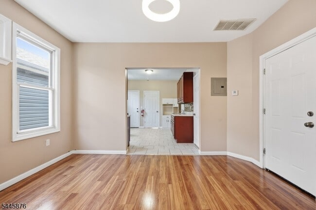 Photo - 78 Willoughby St