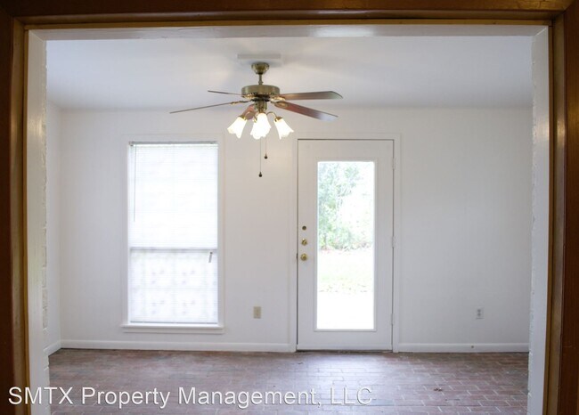 Photo - 4 br, 2 bath House - 1307 Redbud Tr.