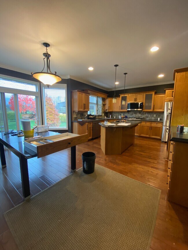 Photo - 10183 Young Rd N