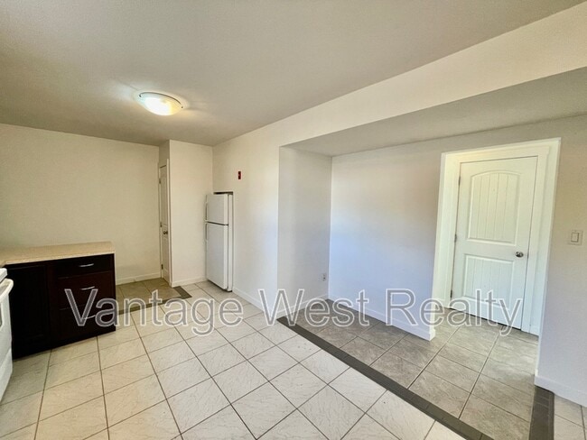 Photo - 630-B Belgo Rd