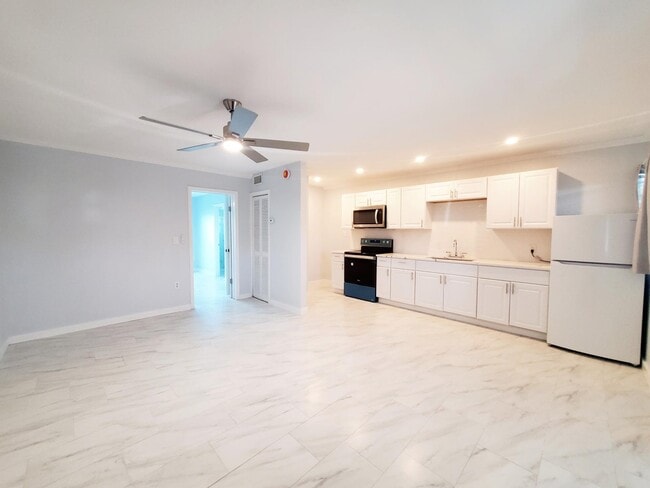 Photo - 201 Coppitt Rd Unit 205A