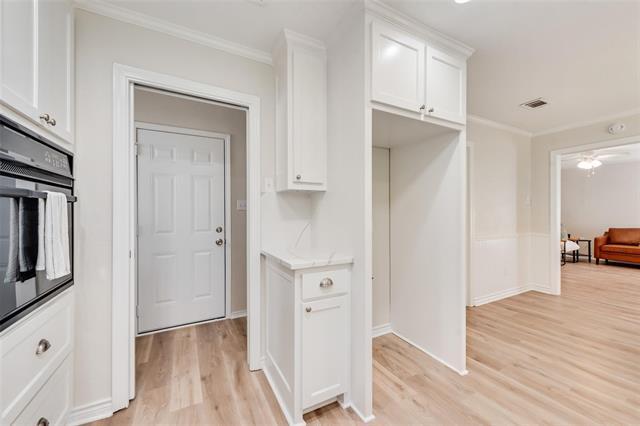 Photo - 5504 Whitman Ave