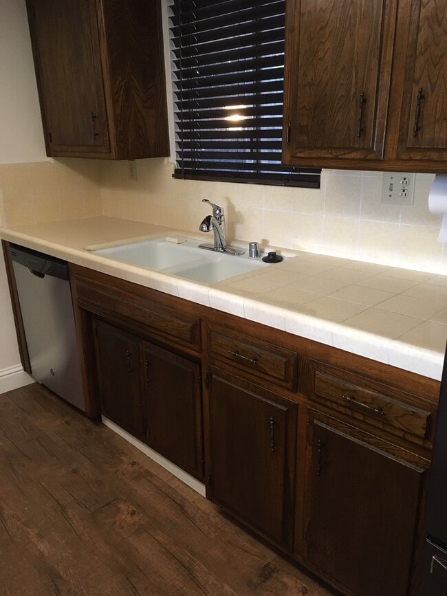 Photo - 5609 Logan St