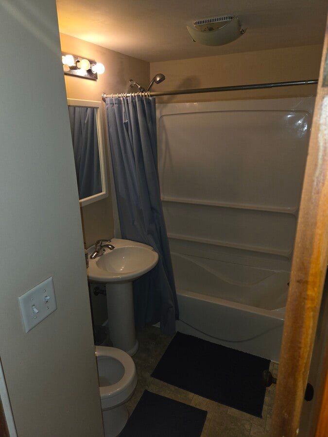 Photo - 300 N Hickory St