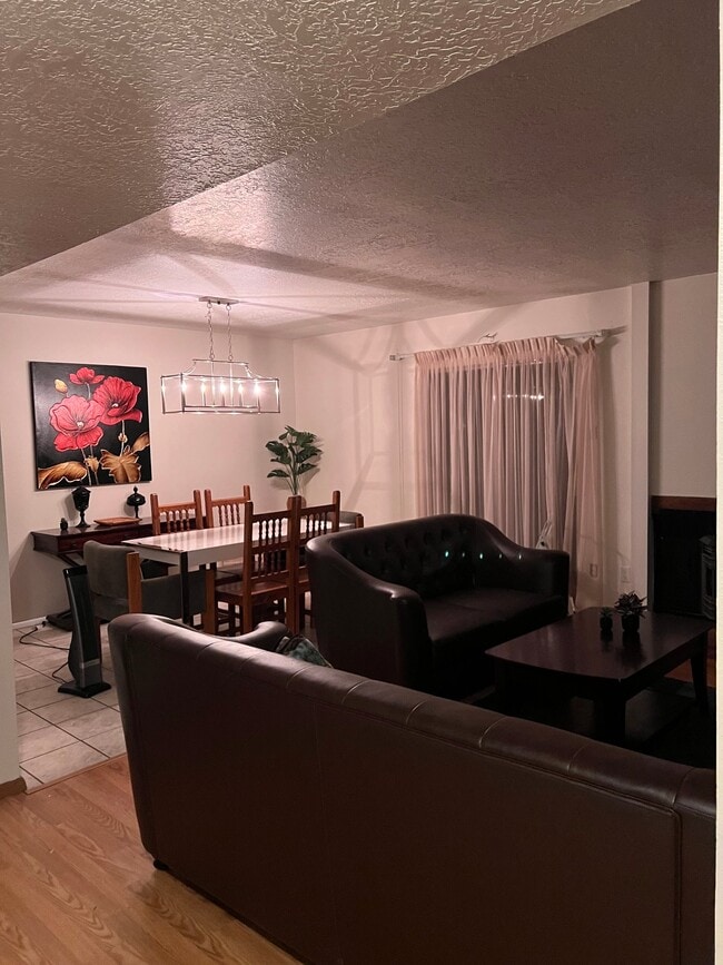 Photo - 628 Marquis Ct NE