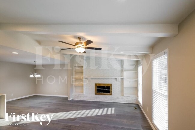 Photo - 2067 Longmeadow Ln
