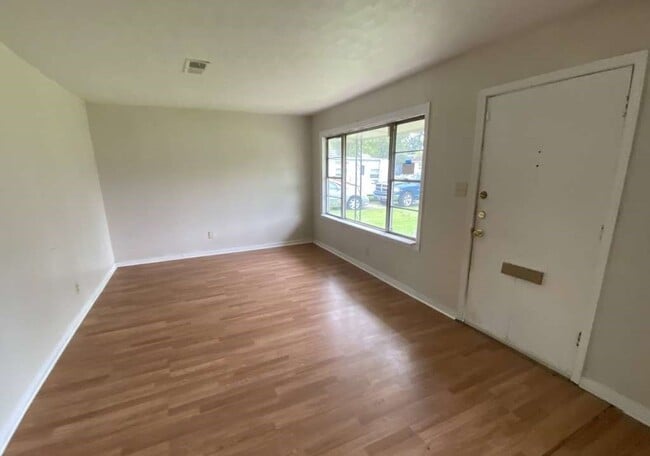 Photo - 5715 Belmark St