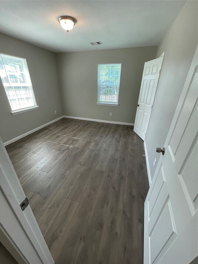 Photo - 3211 Retta St