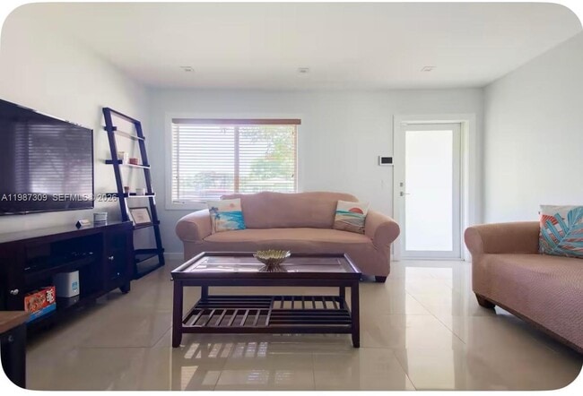 Building Photo - 601 NW 116th St