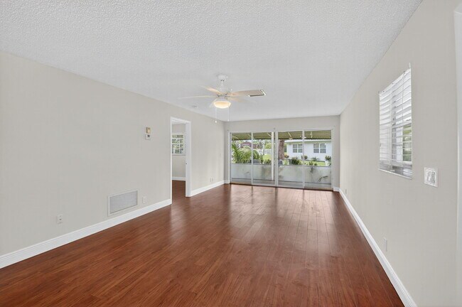 Photo - 801 Meadowlark Ln