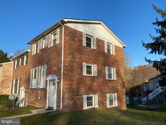 Photo - 842 Calvert Towne Dr Townhome