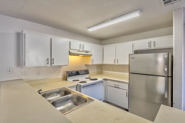 Photo - 2977 Juniper Hills Blvd