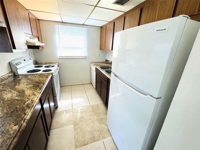 Building Photo - 2000 N Congress Ave Unit 402