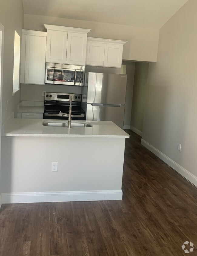 Building Photo - 145 S Halifax Ave Rental