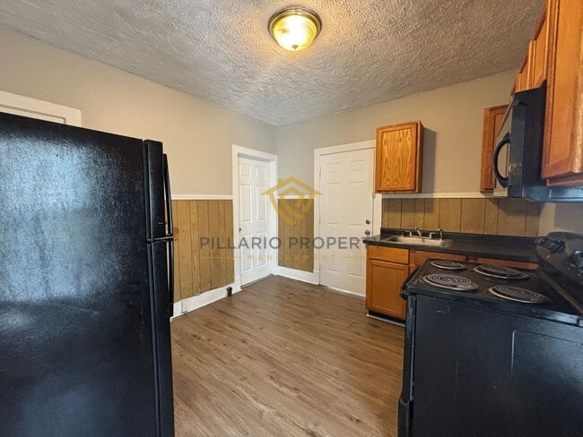 Photo - 1411-1413 N Pershing Ave Unit 1411 N Pershing Ave