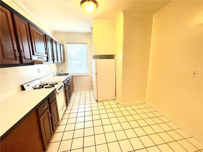 Photo - 88 Lincoln Ave Unit 2G