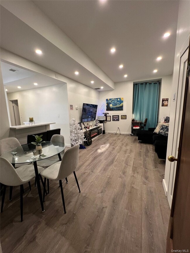 Building Photo - 1250 North Ave Unit 106