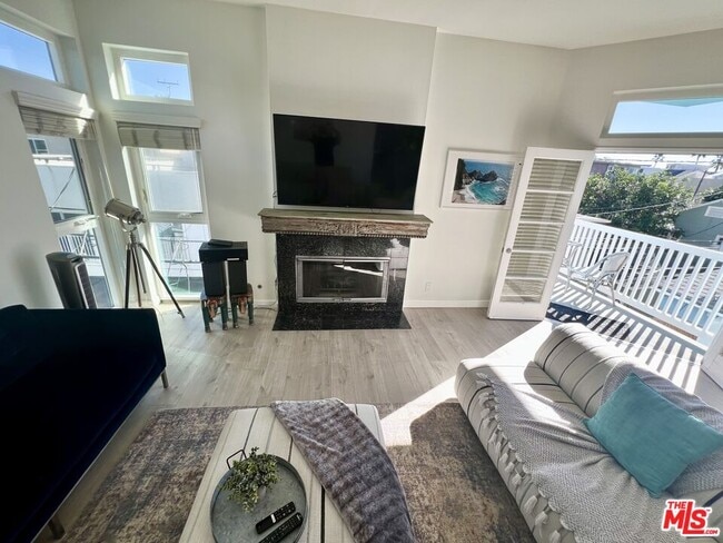 Photo - 32 28th Pl Unit A2