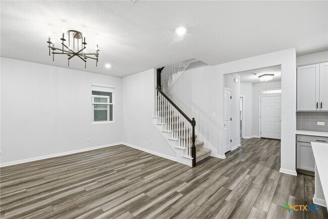 Photo - 1941 Winston Way