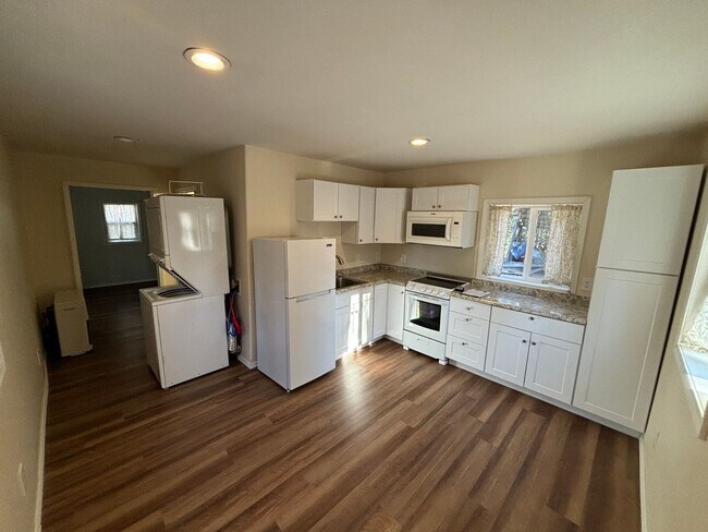 Photo - 1 bedroom home in North Pole / Washer & Dr...