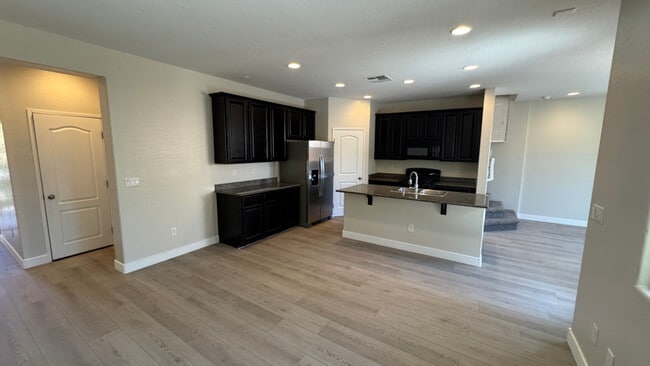 Building Photo - 4784 San Marcello St